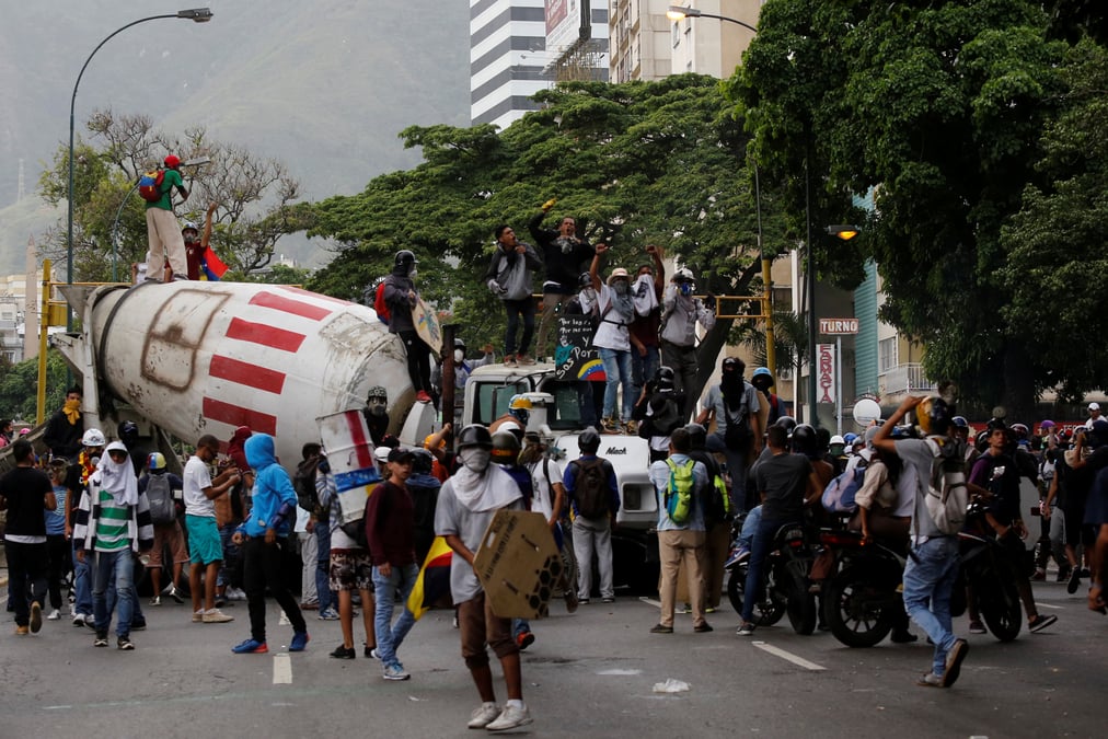 Le bilan des violences au venezuela s'alourdit a 51 morts
