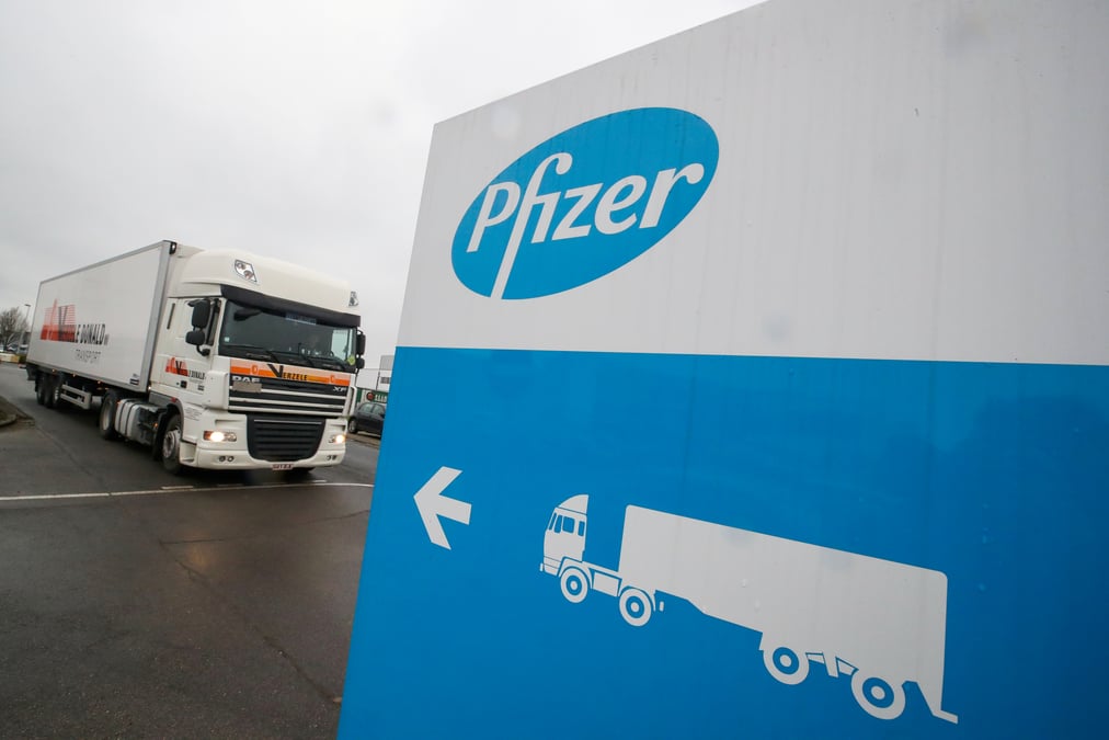 Coronavirus: pfizer abaisse son objectif de doses du vaccin pour 2020