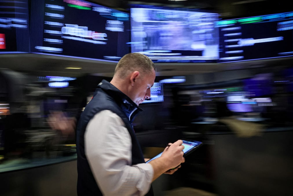 Un trader travaille a la bourse de new york (nyse) a new york city, etats-unis, le 7 mars 2024