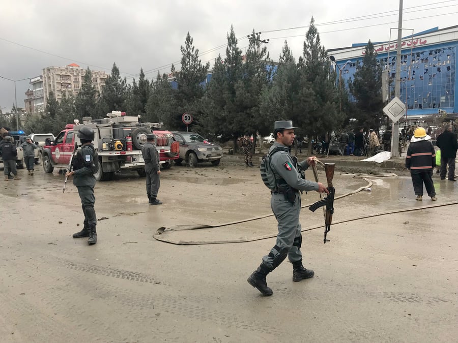 Attentat lors d'une reunion politique a kaboul, 7 morts