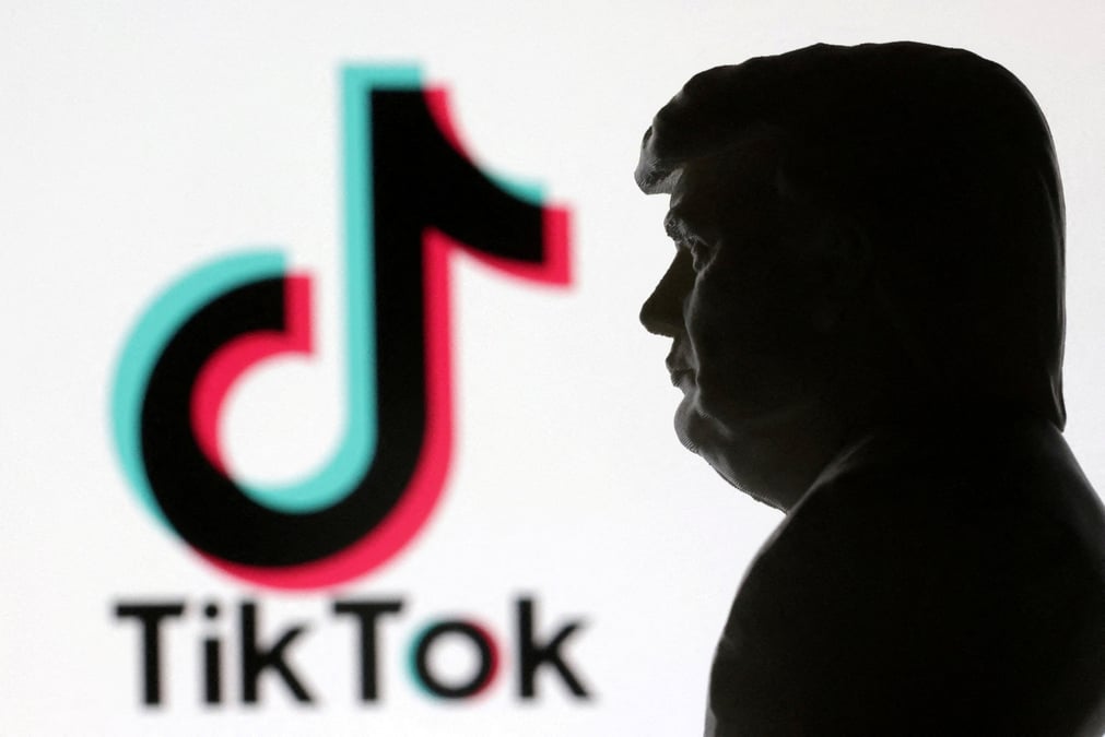 Donald Trump a même encouragé fournisseurs d'internet et boutiques d'application à rétablir immédiatement l'accès à TikTok.