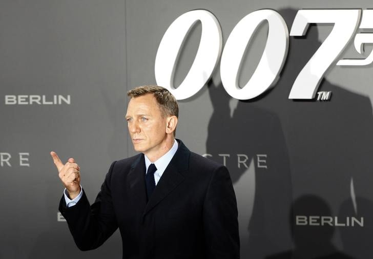Apple et amazon veulent aussi enroler james bond