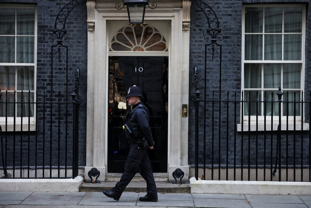 Grande-bretagne: premieres amendes en vue apres les fetes a downing street pendant le confinement