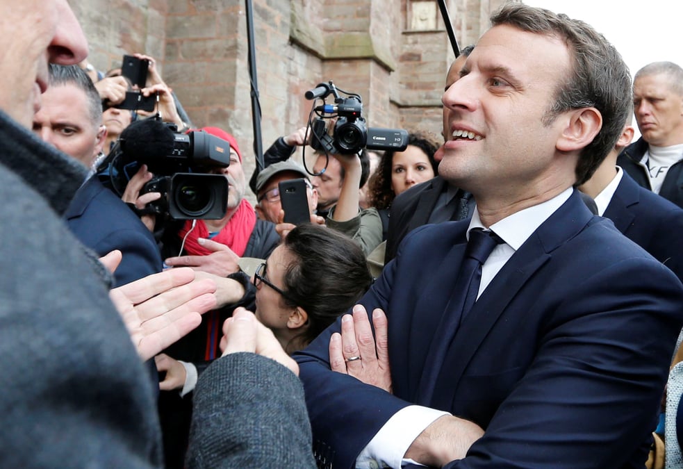 Accoyer fulmine contre "l'irresponsabilite" de macron
