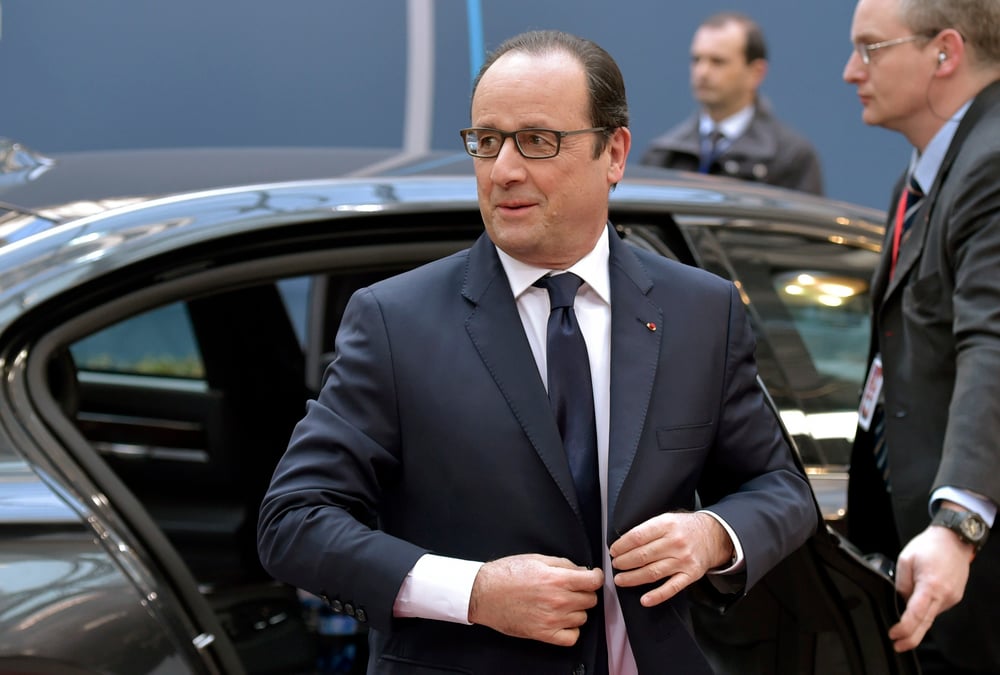 L’accord de minsk ne garantit pas la paix en ukraine, previent francois hollande