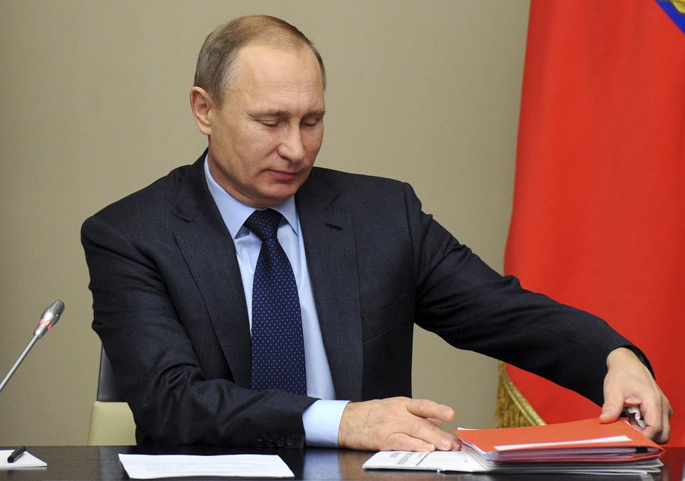 Vladimir poutine dit que la russie est prete a s'engager davantage militairement en russie