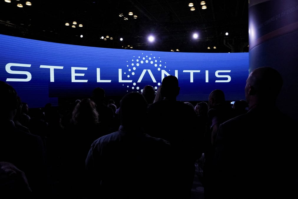 Un logo stellantis lors du salon de l'automobile de new york