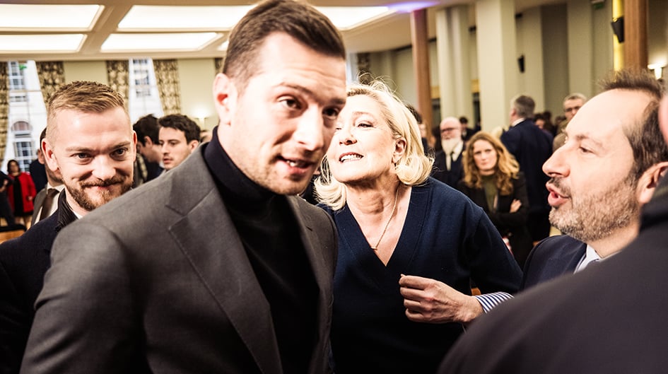 Jordan Bardella, mis en lumière par la condamnation de Marine Le Pen, semble se placer en tête des sondages pour les élections présidentielles de 2027.