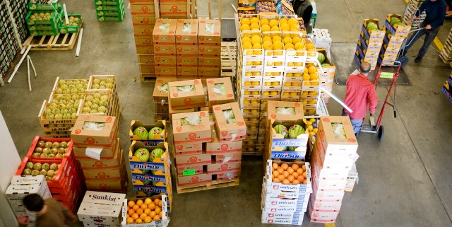 Marché gros Lyon fruits légumes commerce