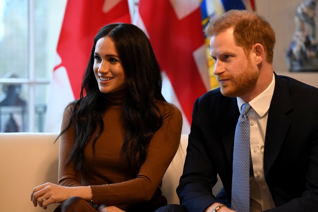 Harry et meghan annoncent prendre leurs distances avec buckingham