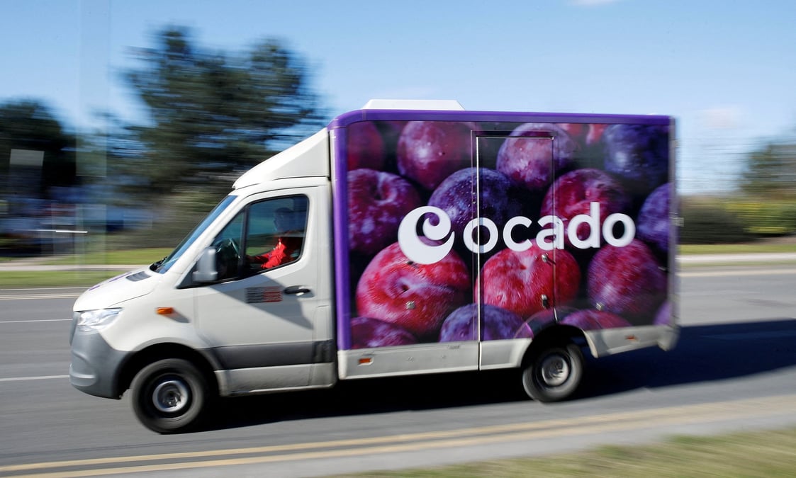 Une camionnette de livraison d'ocado a hatfield