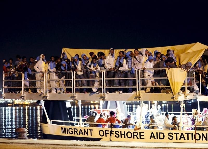 Plus de 400 migrants secourus mardi en mediterranee