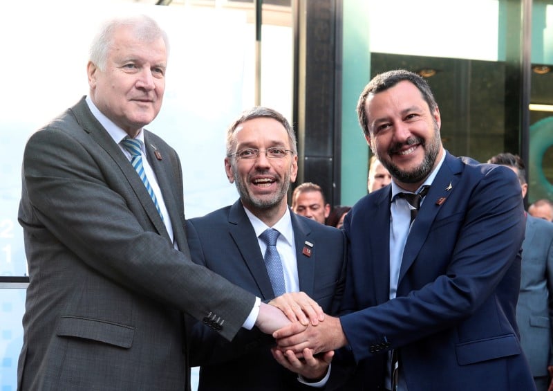 Ue/migrants: les ministres allemand, autrichien et italien de l'interieur affichent leur unite