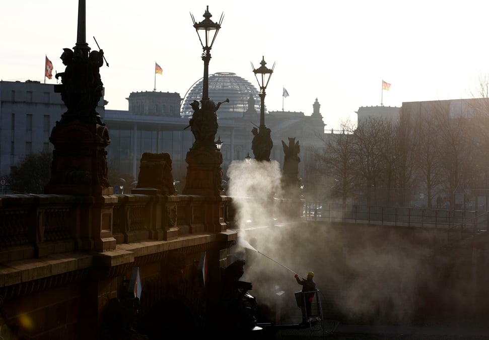 Allemagne: la depense publique a ecarte la recession au 4e trimestre