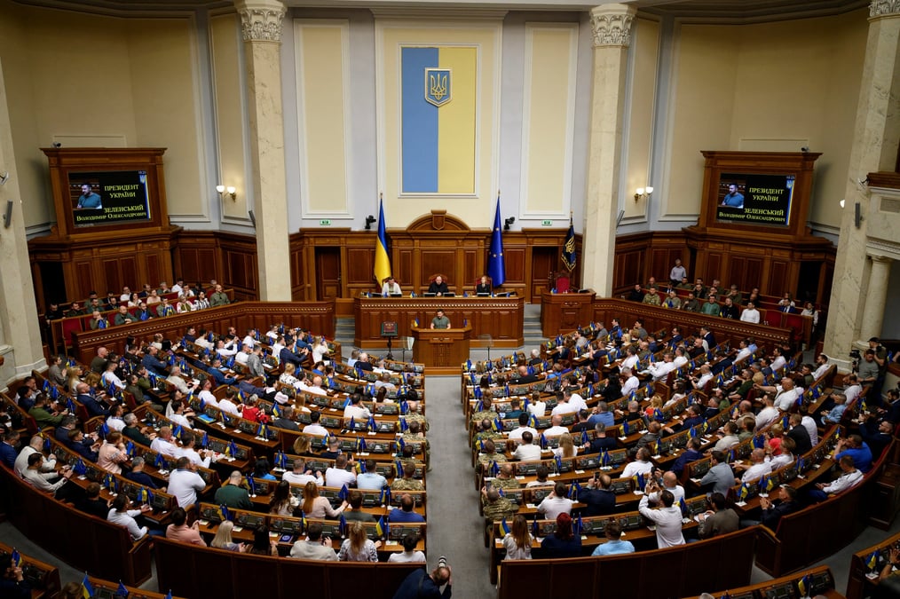 Volodimir zelensky lors d'une session au parlement ukrainien