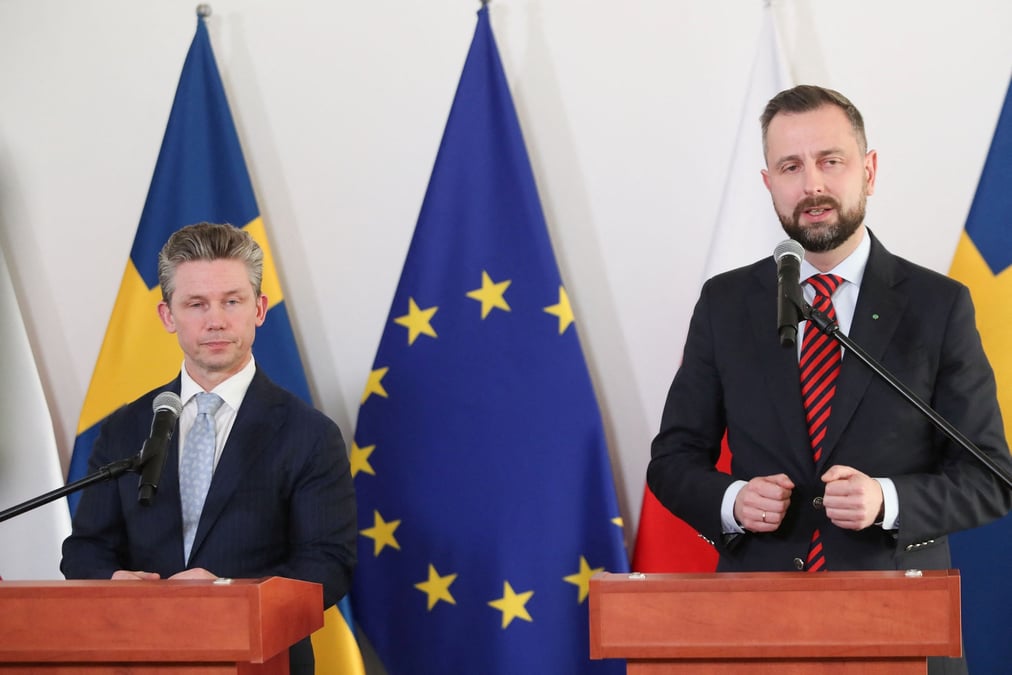 Le ministre polonais de la defense, wladyslaw kosiniak-kamysz et homologue suedois pal jonson