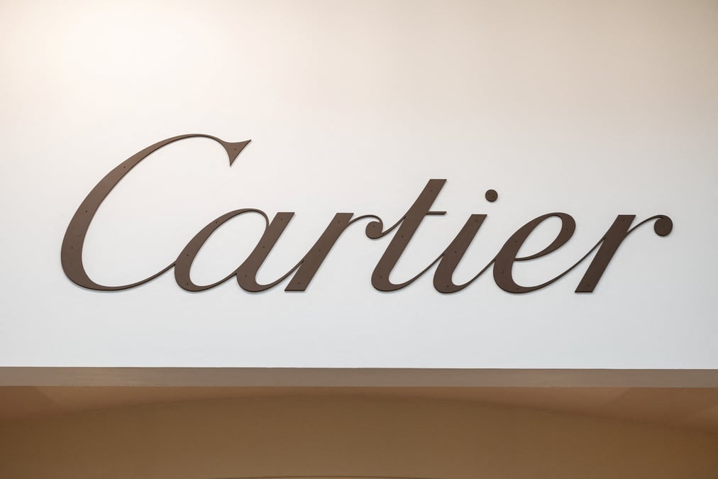 Logo de l'horloger cartier au salon watches and wonders a geneve