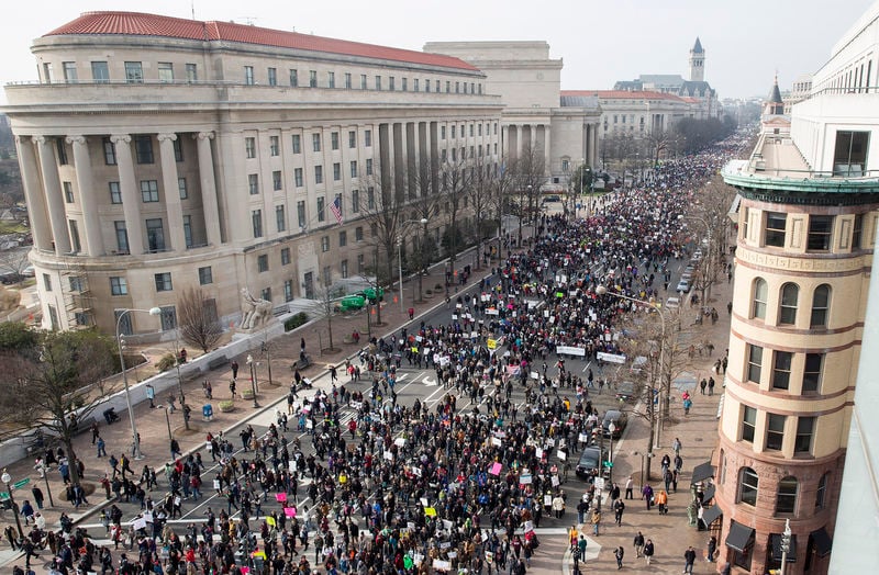 Marches contre les violences policières faites aux Noirs aux USA