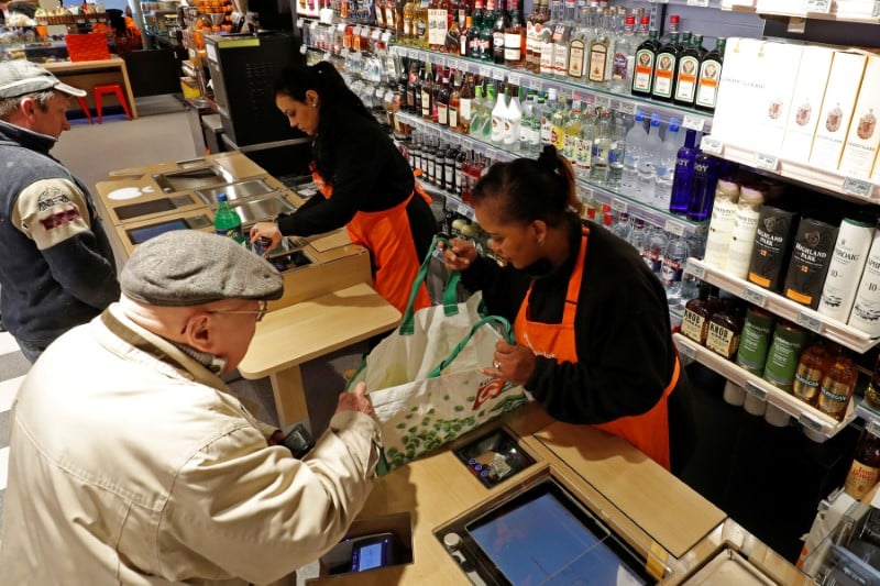 France: la croissance dans le prive accelere plus que prevu en aout