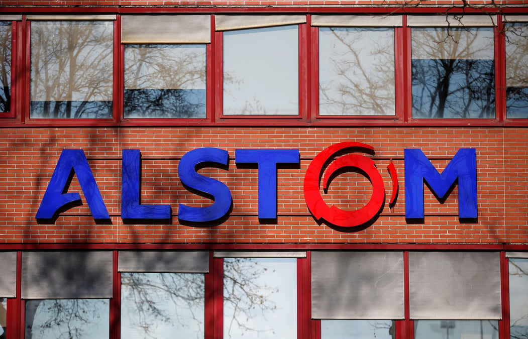 Alstom confiant avant la decision de la ce sur son offre pour le rail de bombardier, dit le pdg