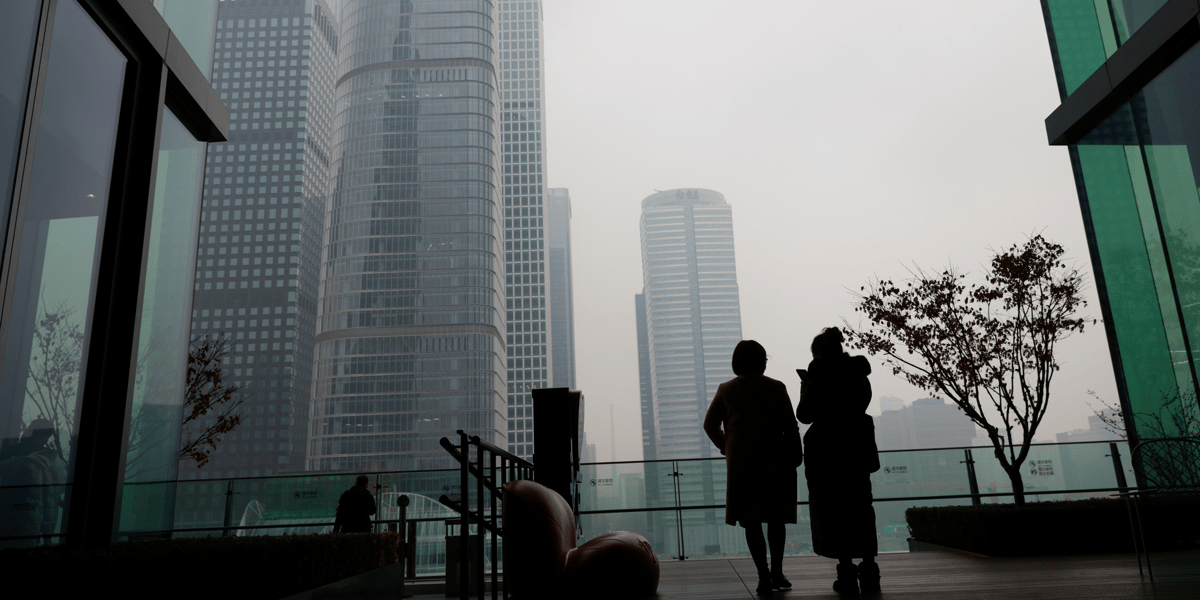 La Chine peine à relancer son économie depuis la levée fin 2022 des strictes mesures sanitaires en place durant la pandémie de Covid.