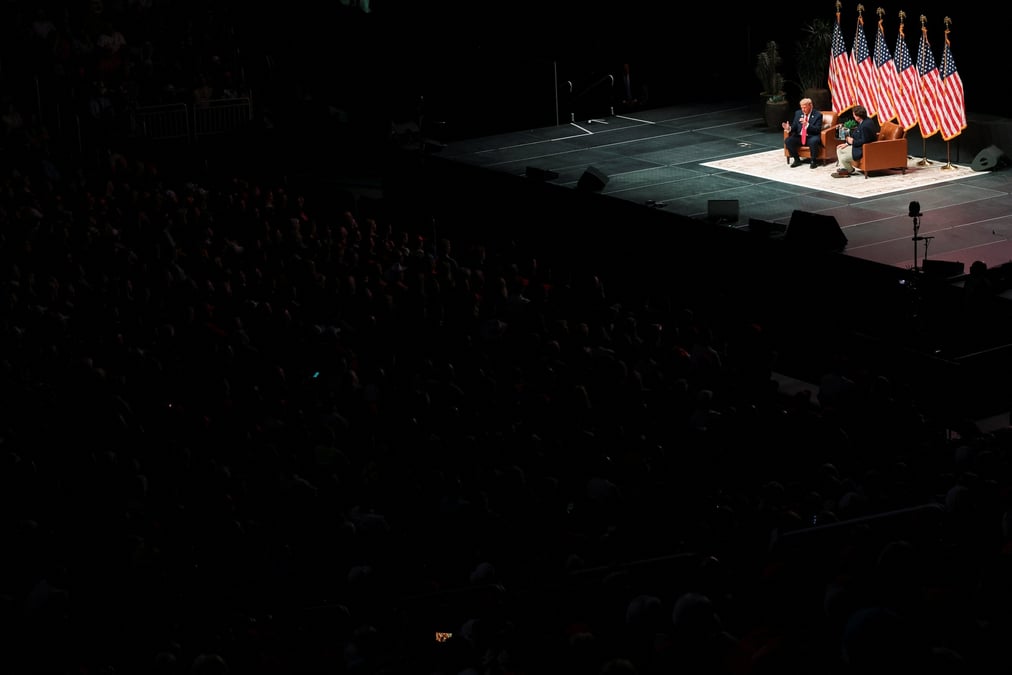 Le candidat republicain a la presidence et ancien president americain donald trump fait campagne a glendale