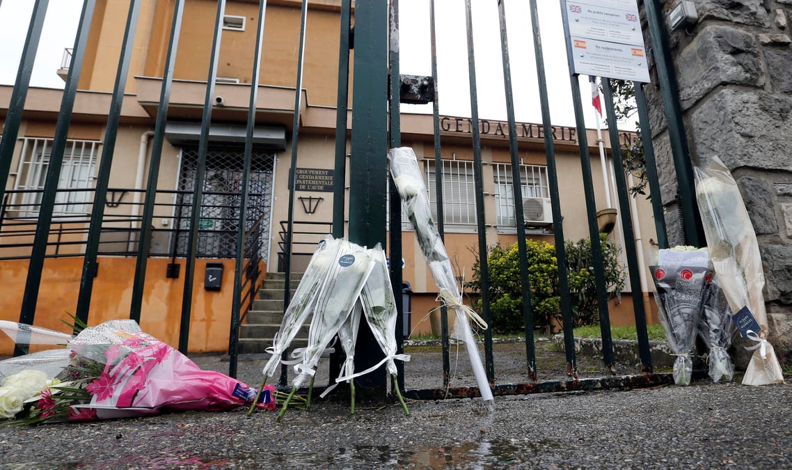 Messe a trebes apres les attentats, en attendant l'hommage national