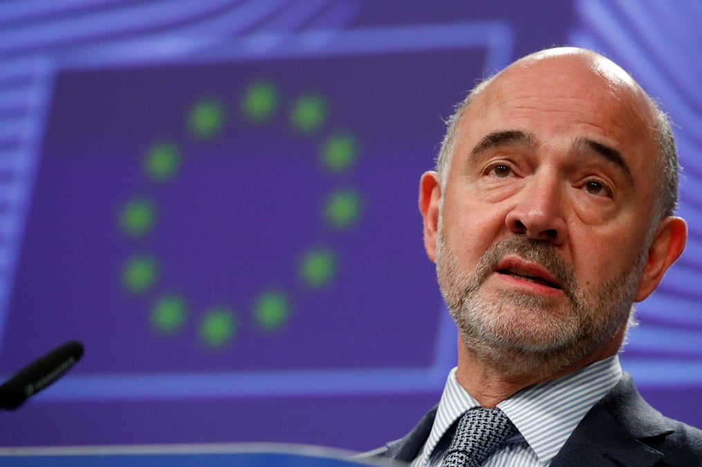 L'ue travaille a une procedure contre l'italie, peut y renonce, dit moscovici