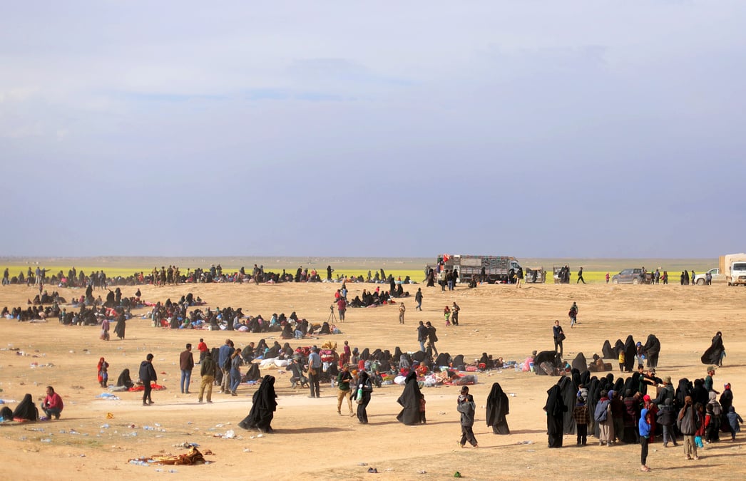 Syrie: deux mille personnes quittent le fief djihadiste de baghouz