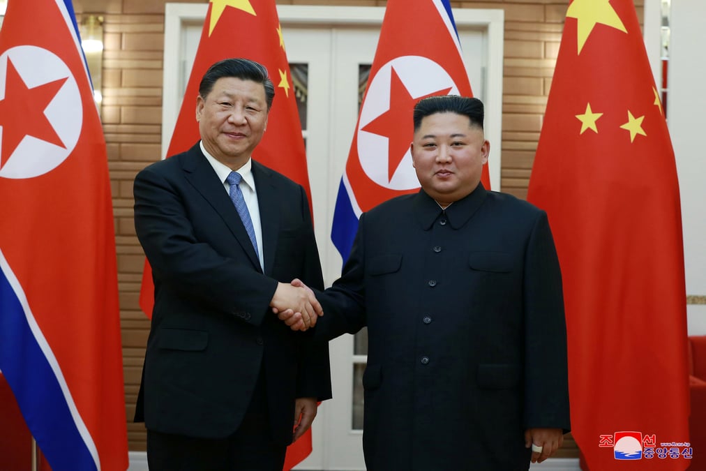 Les dirigeants chinois et nord-coreen renforcent leur cooperation face a l'hostilite etrangere, rapporte kcna
