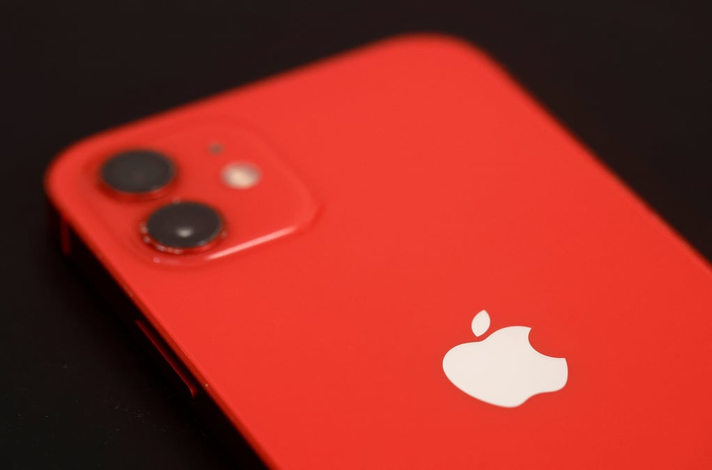 Selon l'agence nationale des fréquences (ANFR), l'iPhone 12 ne pouvait plus être commercialisé en France.