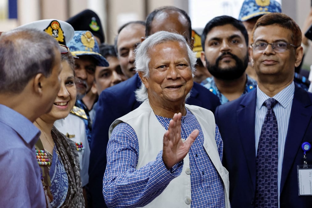 De retour au Bangladesh, Muhammad Yunus doit prendre la tête du gouvernement.