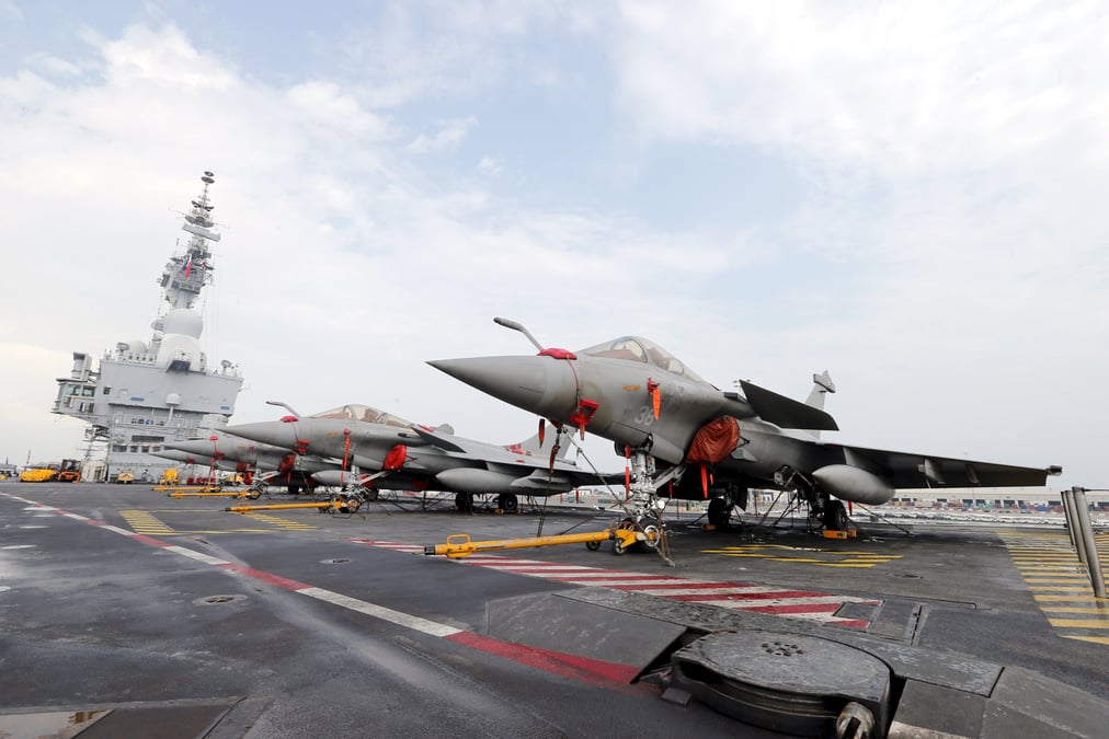 Pour jean-yves le drian la strategie de la france contre l'ei commence a porter ses fruits