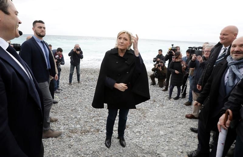 Le pen devance macron et fillon, selon le sondage quotidien ifop