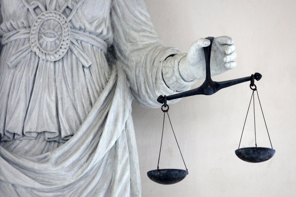 La justice hongroise inculpe un membre de l'ei de crime contre l'humanite