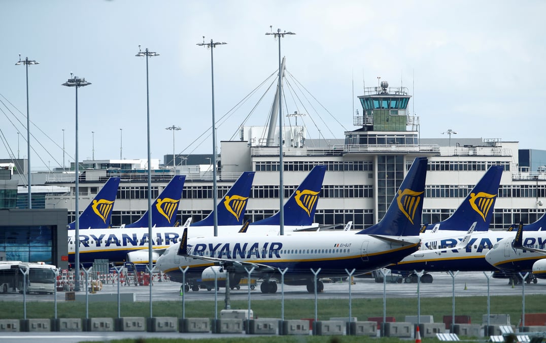 Ryanair: nouvelles reductions de capacites prevues apres une perte pendant l'ete