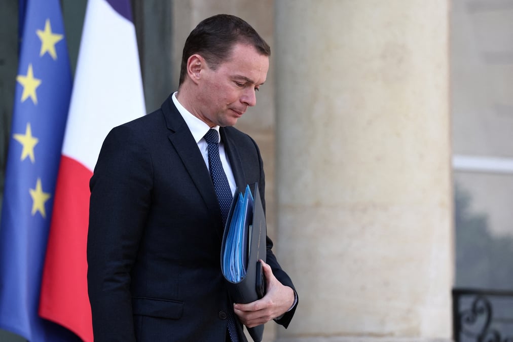 Le ministre francais du travail, du plein emploi et de l'insertion, olivier dussopt