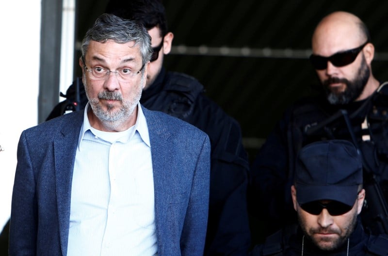 Un ex-ministre bresilien des finances condamne a 12 ans de prison