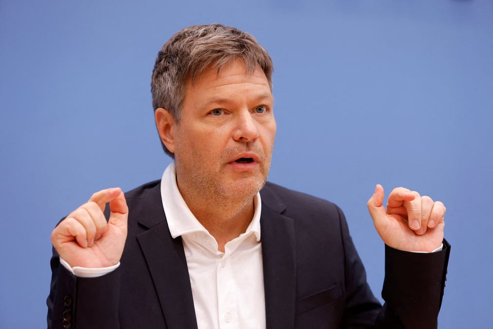 Face a la penurie de main-d'oeuvre, l'allemagne devra compter sur une immigration massive, dit habeck