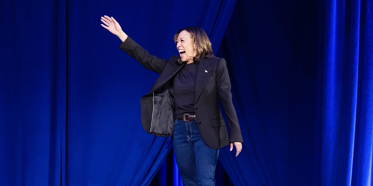 Kamala Harris, La vice-présidente américaine et candidate démocrate à la présidentielle arrive à un événement de campagne au Oakland Expo Center, dans le canton de Waterford, Michigan, le 18 octobre 2024.
