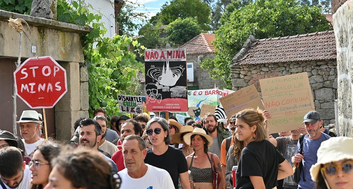 Manifestation contre le projet de la societe miniere britannique Savannah Resources, le 15 août 2023.