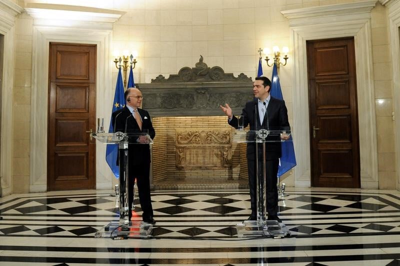 Grece: cazeneuve evoque une "volonte politique" d'aboutir