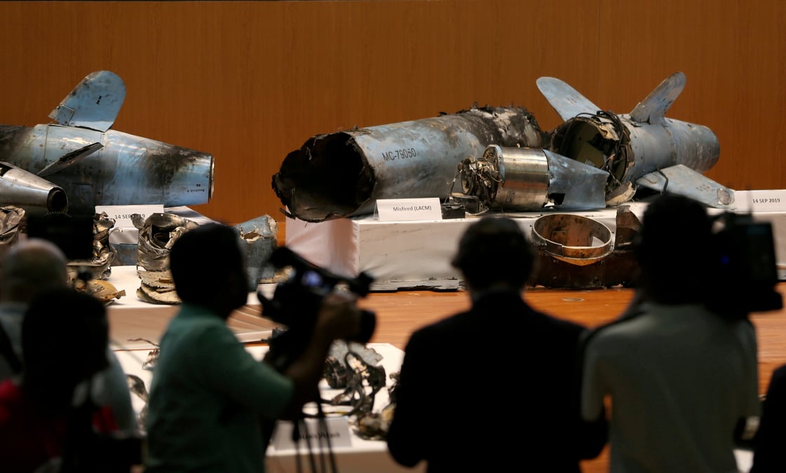 Les restes de missiles et de drones qui, d'après le gouvernement saoudien, ont été utilisés pour attaquer une installation pétrolière Aramco, sont exposés lors d'une conférence de presse à Riyadh, en Arabie saoudite, le 18 septembre 2019.