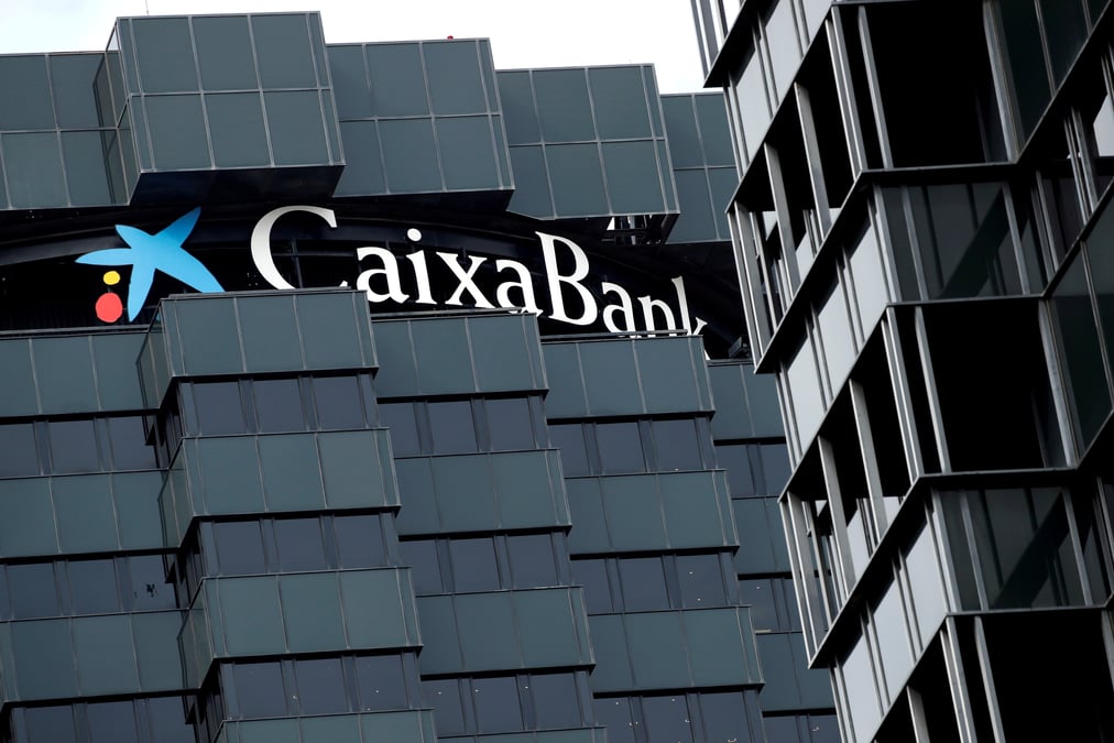 Caixabank: benefice en hausse de 33% au troisieme trimestre grace a la reduction des provisions