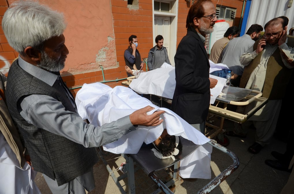 Un attentat dans une mosquee chiite fait au moins 56 morts au pakistan