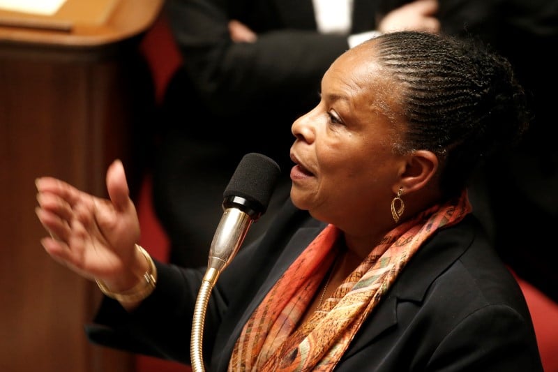 Christiane taubira prend ses distances avec la proposition de peine d'indignite nationale