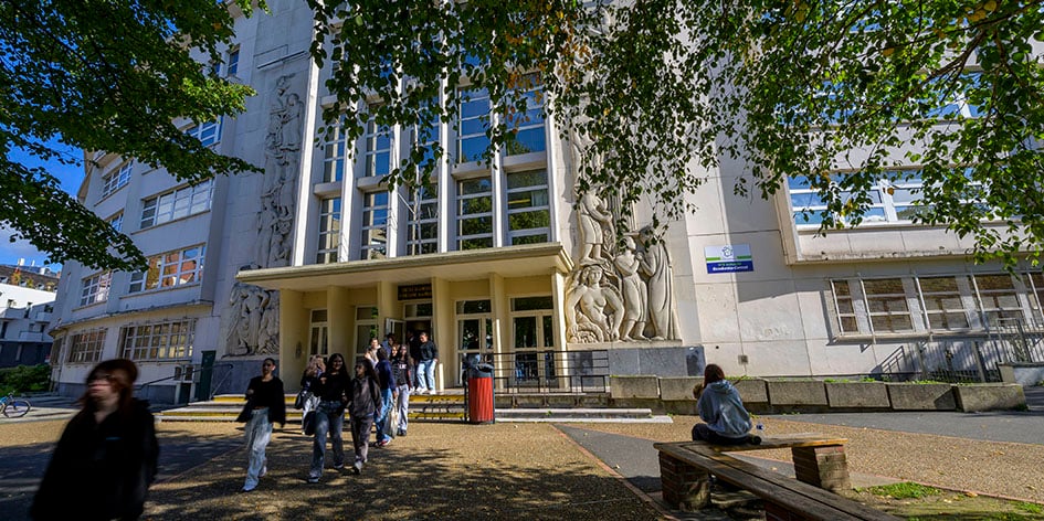 À la sortie du lycée Carnot à Arras, le 3 octobre.