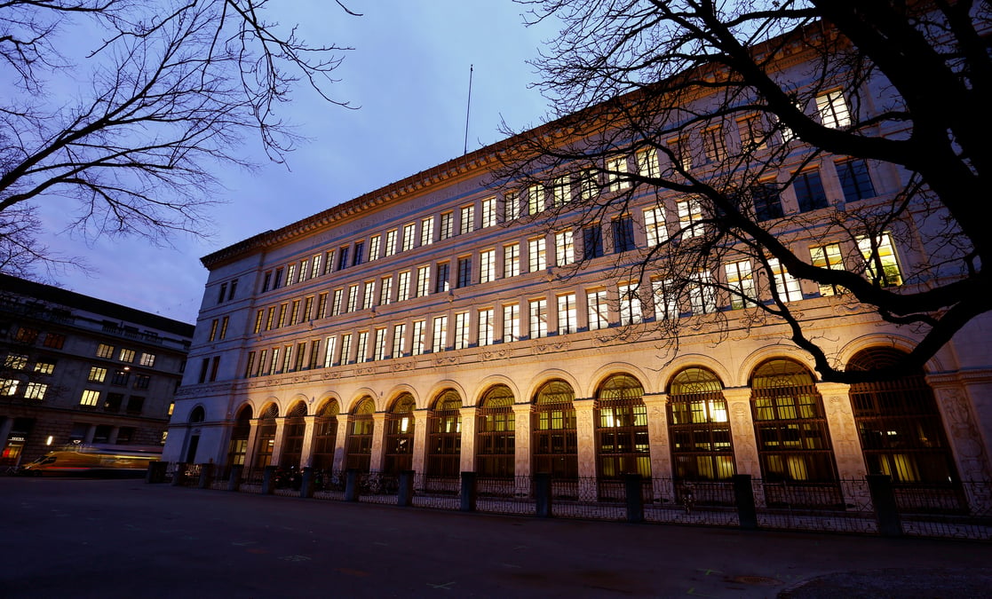 Suisse: la bns reste accommodante face a un franc "eleve"
