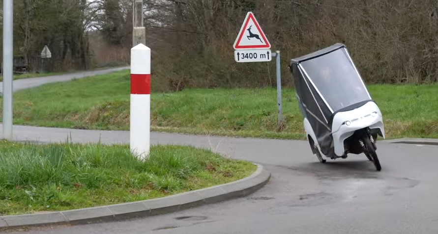 l’Urbaner, un tricycle avec possibilité de transporter des passagers, qui permet de remplacer la voiture sur les trajets du quotidien.