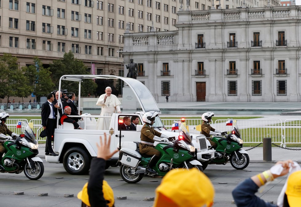 Le pape francois au chili en soutien a une eglise decredibilisee